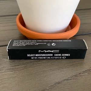 MAC Select Moisturecover NW20 New